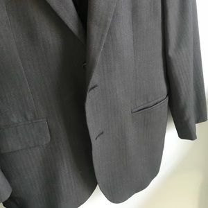 Pinstriped men’s suit jacket. 40S. Excellent cond!